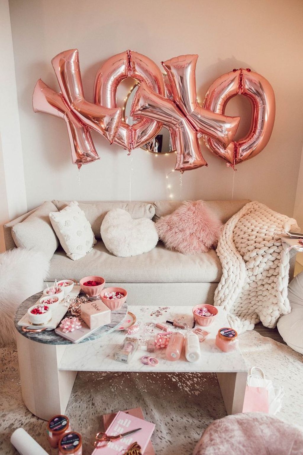 Romantic Valentine Decoration Ideas For Your Living Room 19