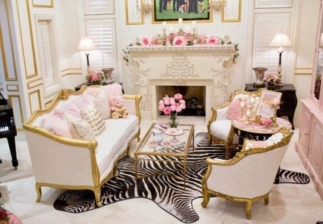 Romantic Valentine Decoration Ideas For Your Living Room 48