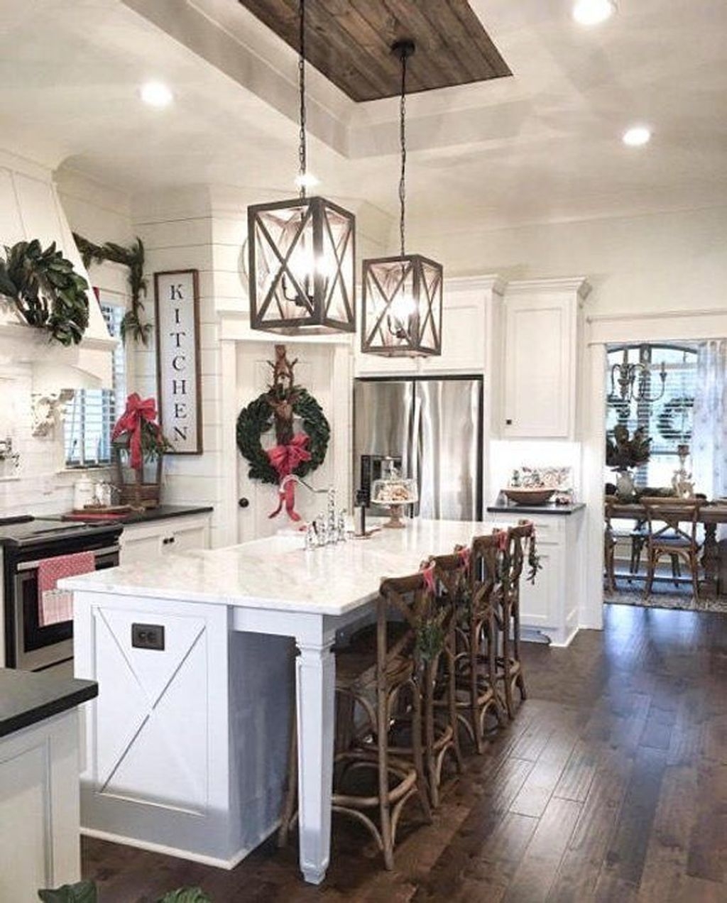 Rustic Farmhouse Kitchen Ideas To Get Traditional Accent 14