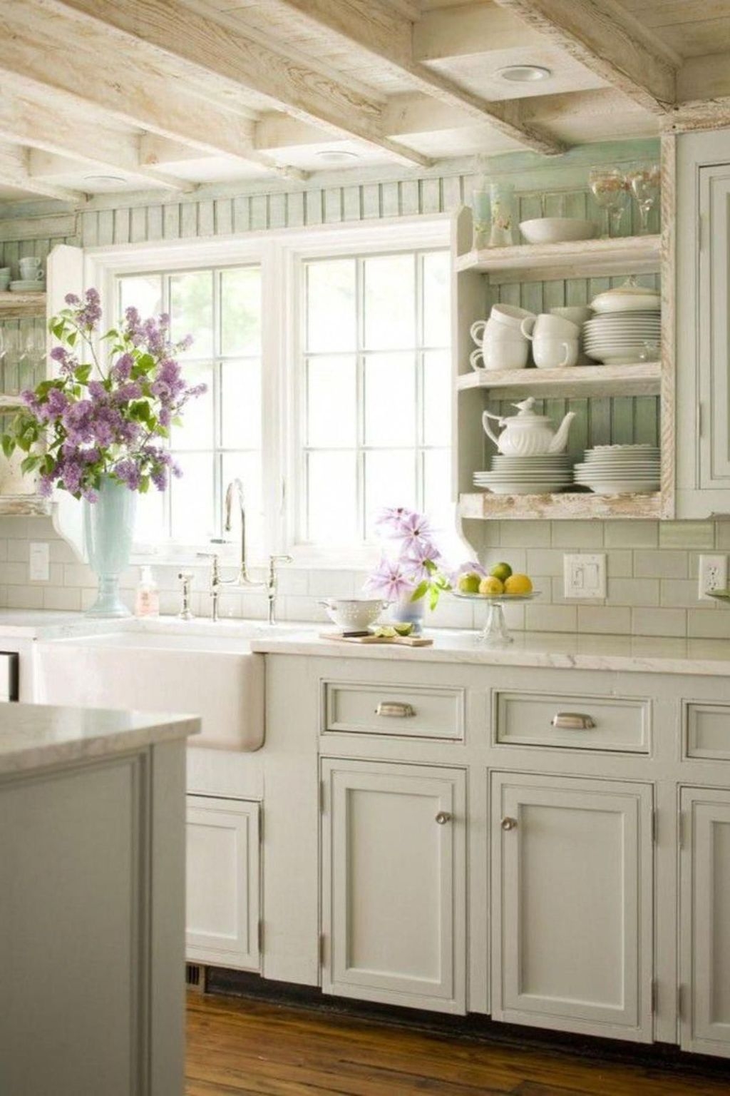 Rustic Farmhouse Kitchen Ideas To Get Traditional Accent 15