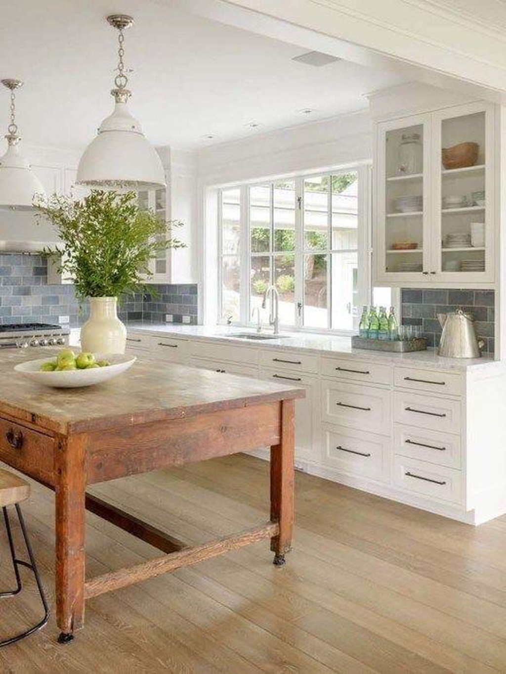 Rustic Farmhouse Kitchen Ideas To Get Traditional Accent 17