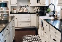 Rustic Farmhouse Kitchen Ideas To Get Traditional Accent 18
