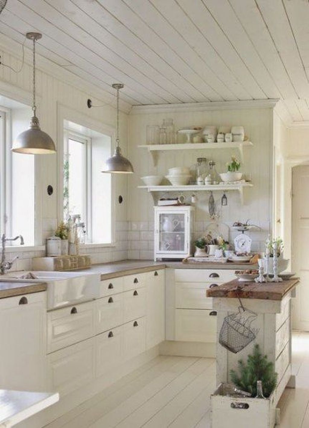 Rustic Farmhouse Kitchen Ideas To Get Traditional Accent 24