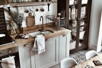 Rustic Farmhouse Kitchen Ideas To Get Traditional Accent 36