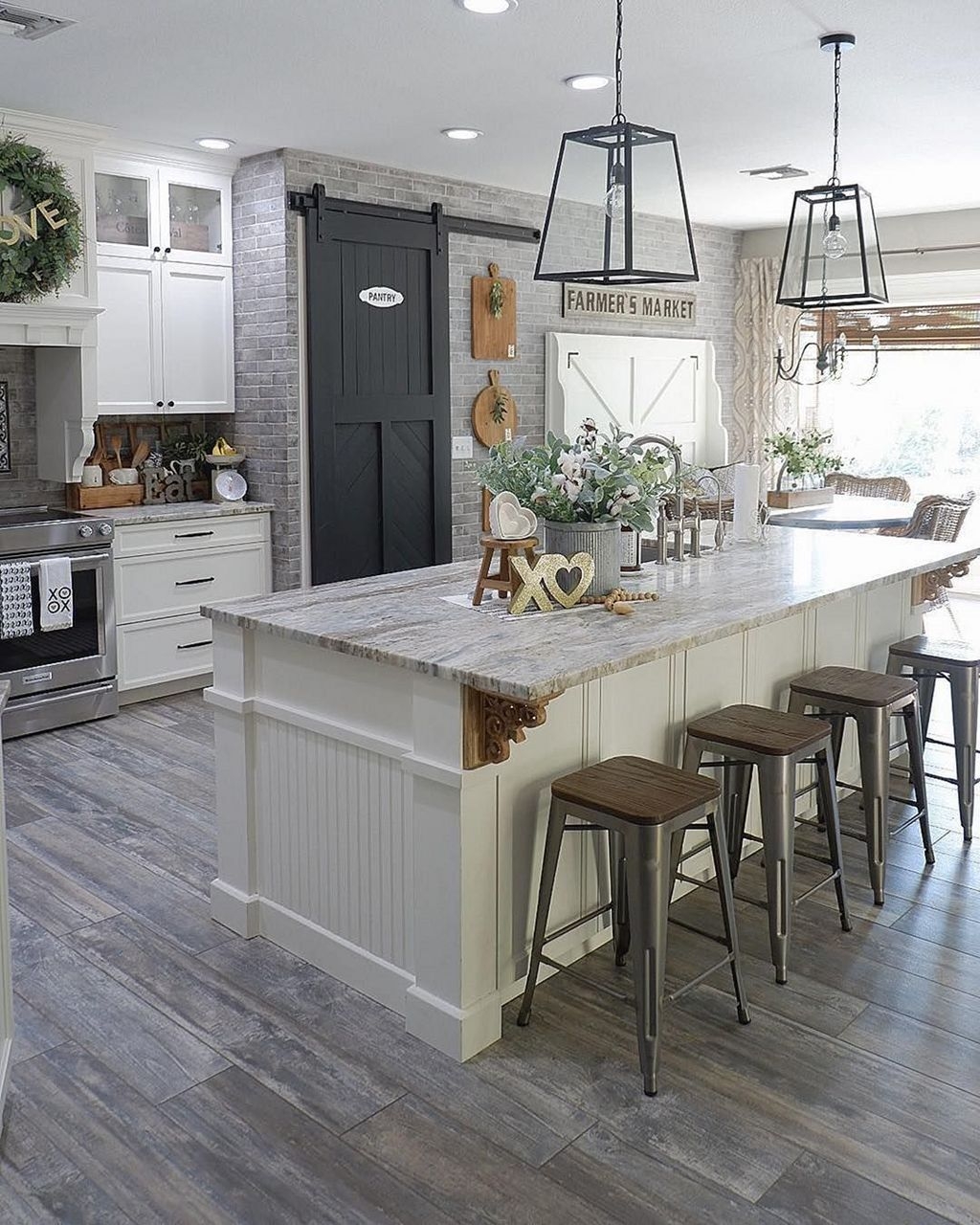 Rustic Farmhouse Kitchen Ideas To Get Traditional Accent 38