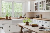 Rustic Farmhouse Kitchen Ideas To Get Traditional Accent 46