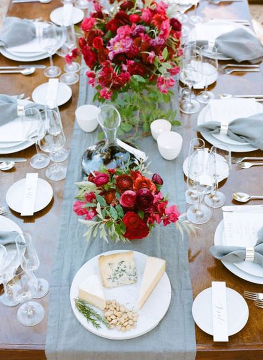 Unordinary Valentine Outdoor Decorations Table Settings For Couple 09
