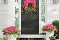 Astonishing Spring Decoration Ideas For Your Front Porch 18