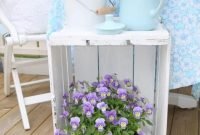 Astonishing Spring Decoration Ideas For Your Front Porch 41