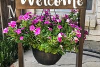 Astonishing Spring Decoration Ideas For Your Front Porch 47