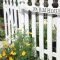 Awesome Farmhouse Garden Fence For Winter To Spring 15