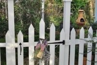 Awesome Farmhouse Garden Fence For Winter To Spring 32
