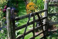 Awesome Farmhouse Garden Fence For Winter To Spring 33