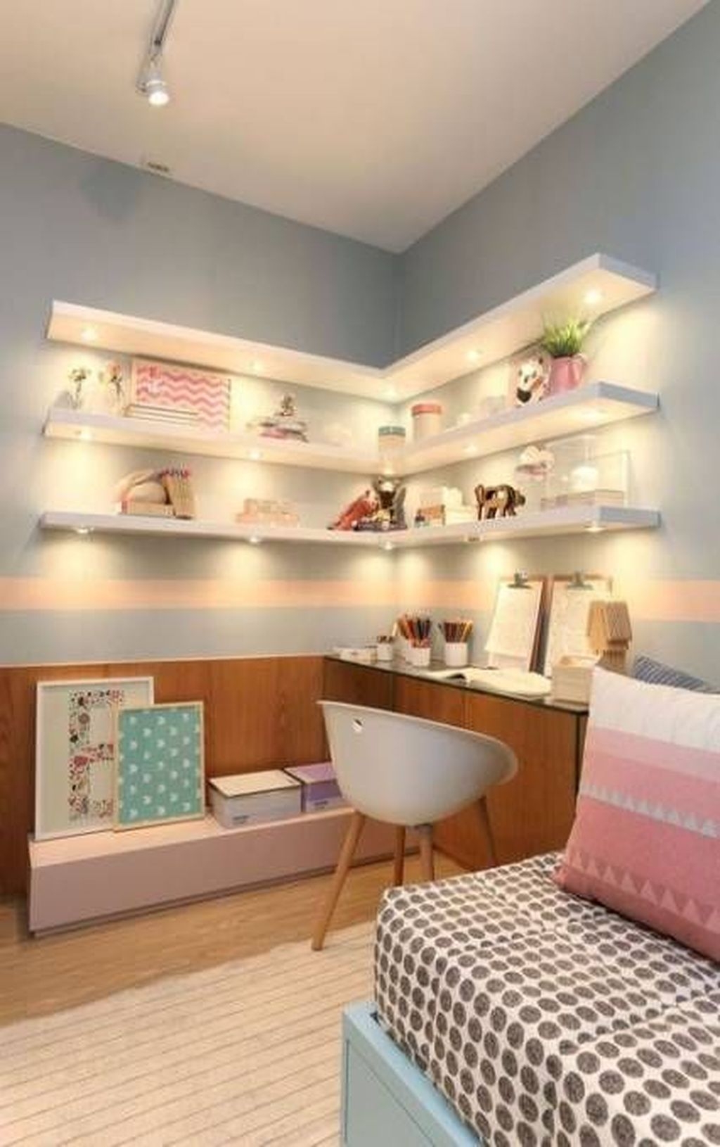 Beautiful Girls Bedroom Ideas For Small Rooms To Try 17