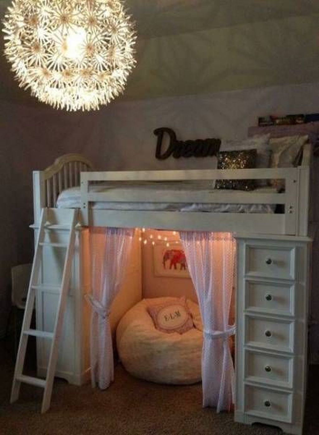 Beautiful Girls Bedroom Ideas For Small Rooms To Try 29