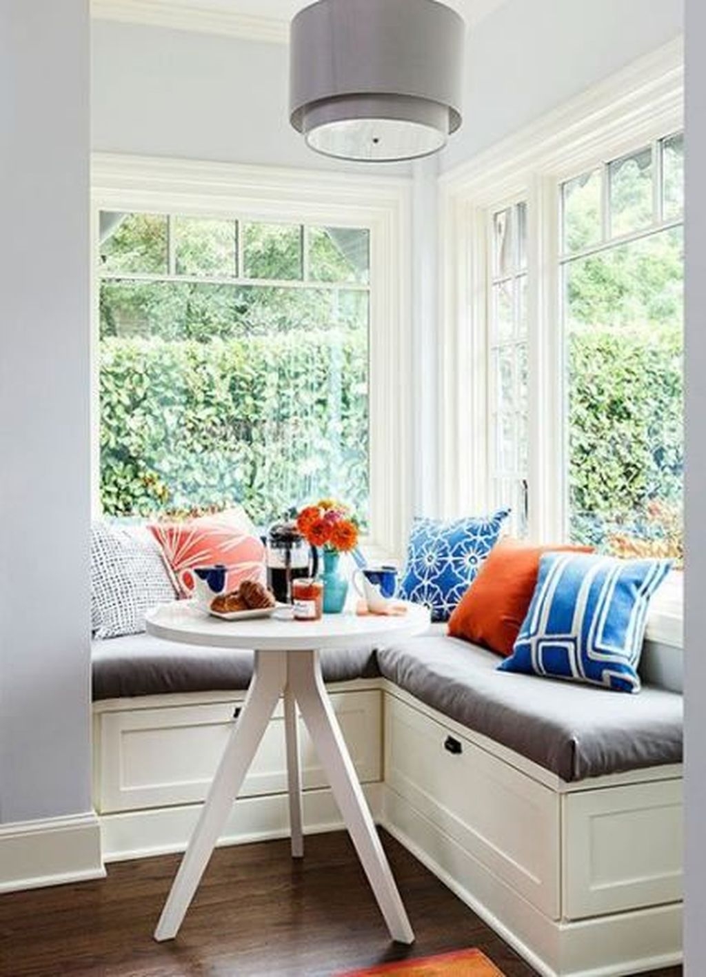 Comfy Window Seat Ideas For A Cozy Home 04