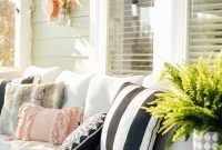 Cute Spring Porch Pillow Decoration Ideas That Will Inspire You 26
