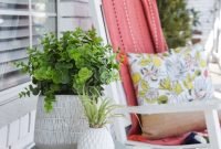 Cute Spring Porch Pillow Decoration Ideas That Will Inspire You 31