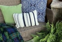 Cute Spring Porch Pillow Decoration Ideas That Will Inspire You 42