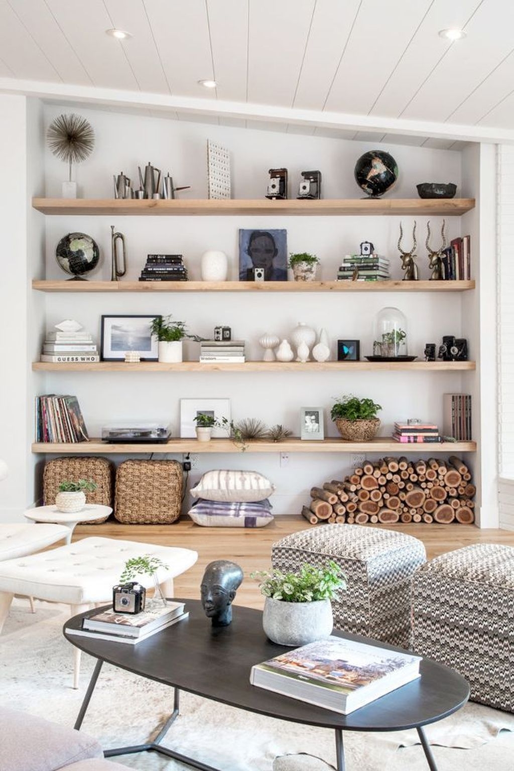 Easy And Simple Shelves Decoration Ideas For Living Room Storage 29
