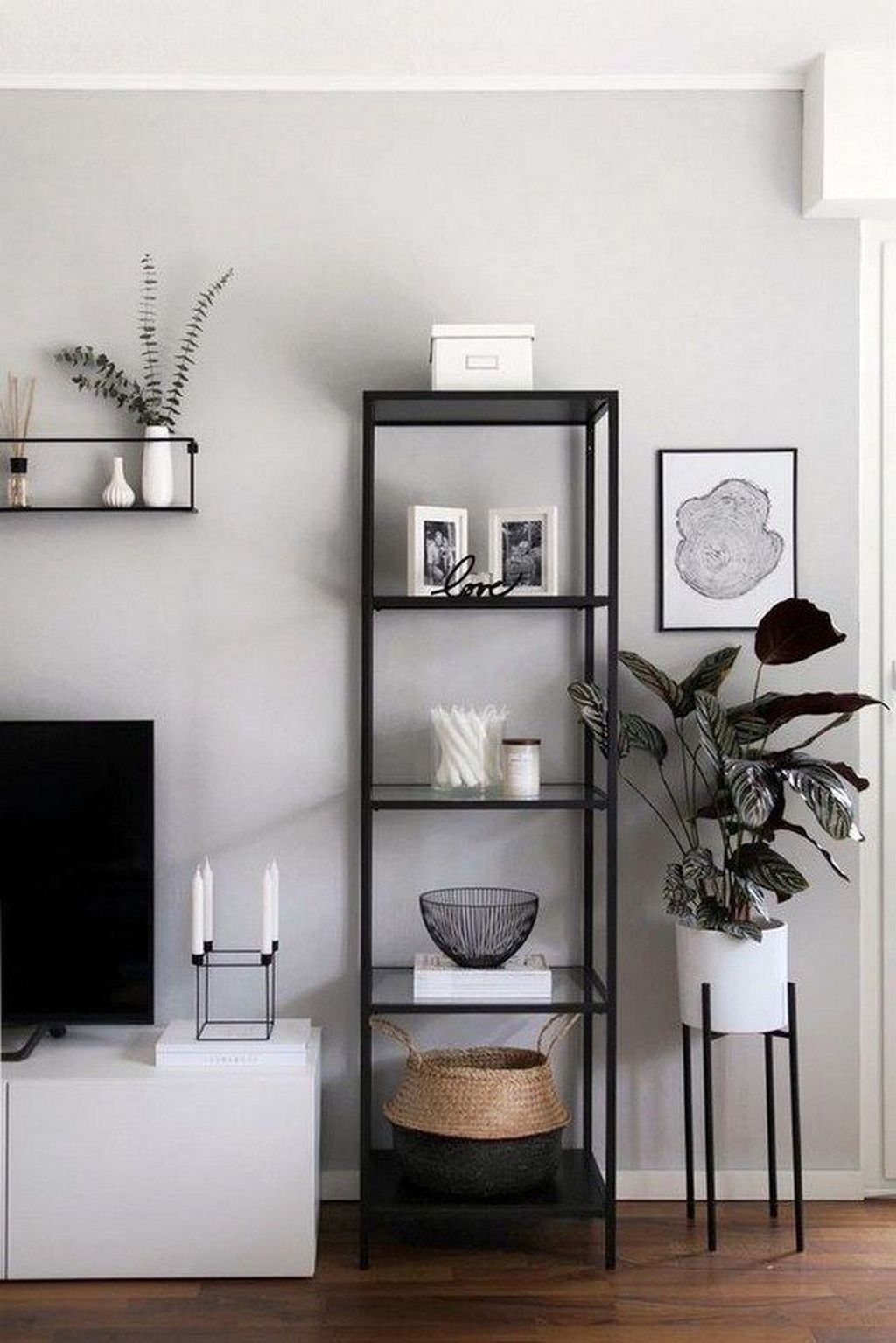 Easy And Simple Shelves Decoration Ideas For Living Room Storage 43