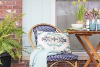 Elegant Chair Decoration Ideas For Spring Porch 33