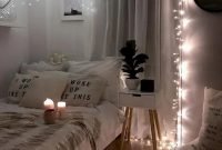Pretty DIY Fairy Light Ideas For Minimalist Bedroom Decoration 09