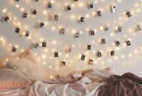 Pretty DIY Fairy Light Ideas For Minimalist Bedroom Decoration 27
