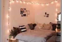 Pretty DIY Fairy Light Ideas For Minimalist Bedroom Decoration 35