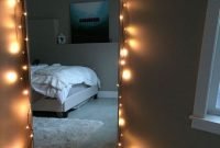 Pretty DIY Fairy Light Ideas For Minimalist Bedroom Decoration 40