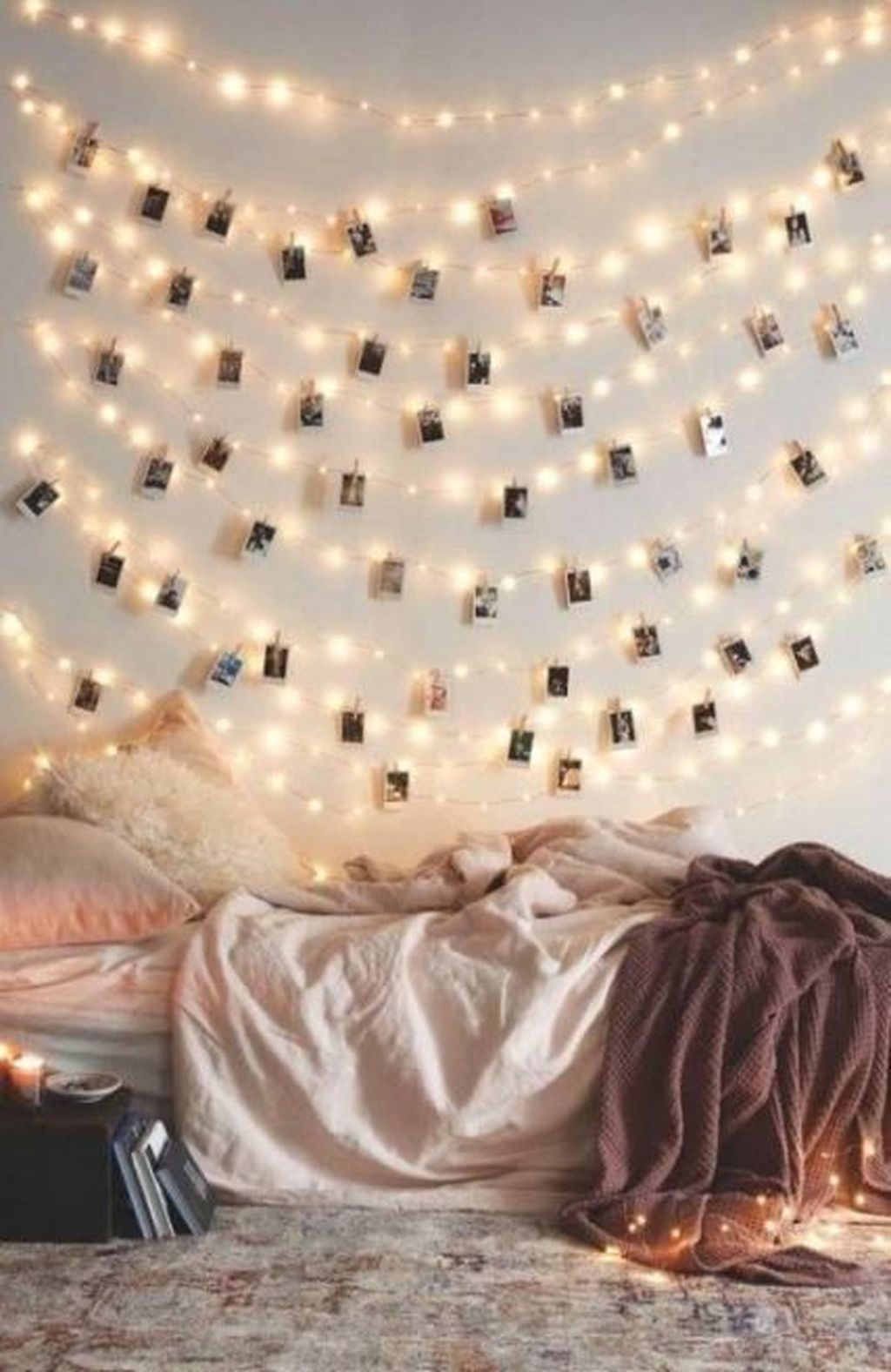 Pretty DIY Fairy Light Ideas For Minimalist Bedroom Decoration 44