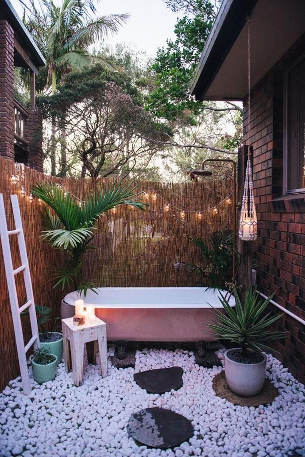 Spectacular Outdoor Bathroom Design Ideas That Feel Like A Vacation 27