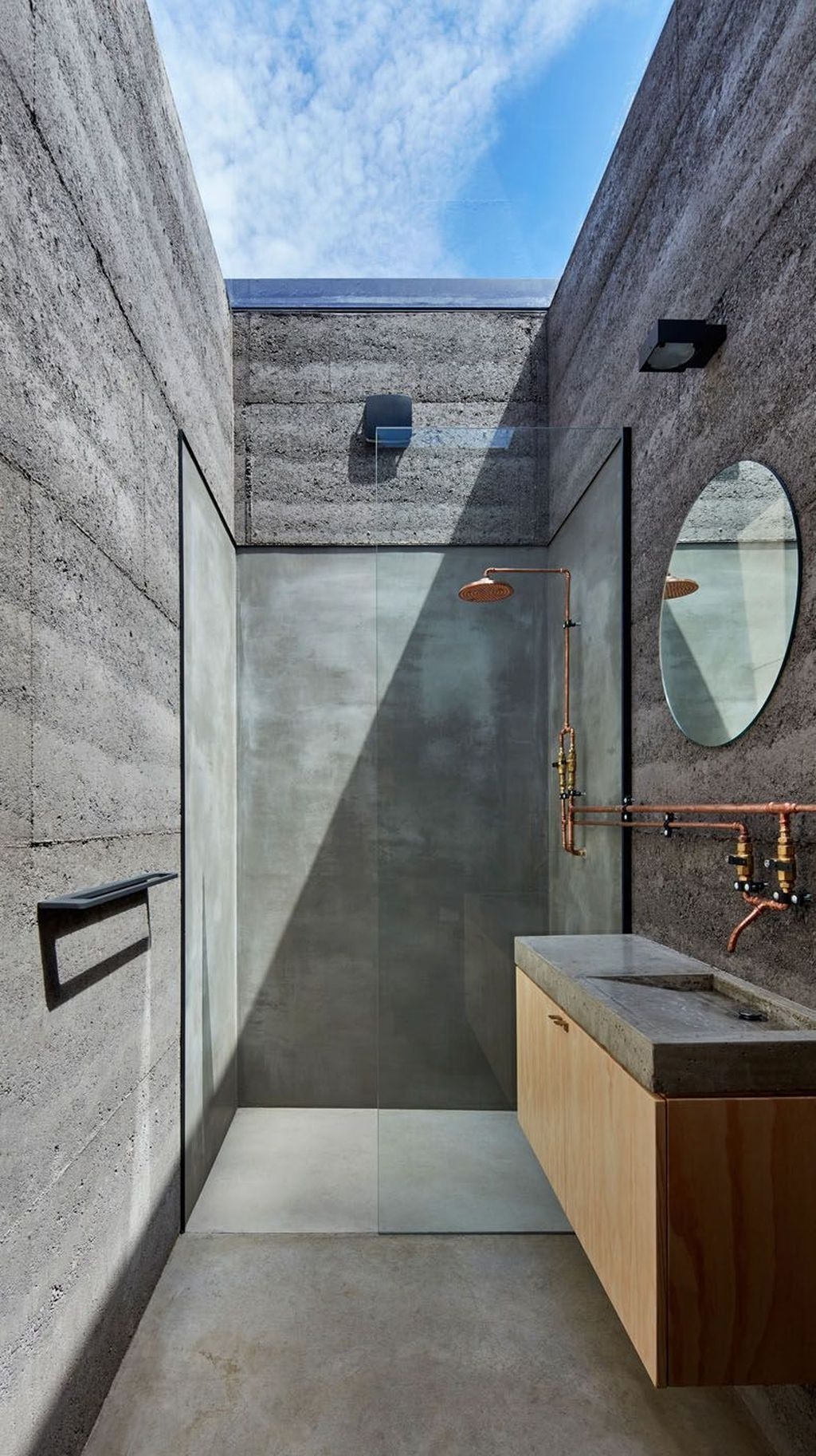 Spectacular Outdoor Bathroom Design Ideas That Feel Like A Vacation 33