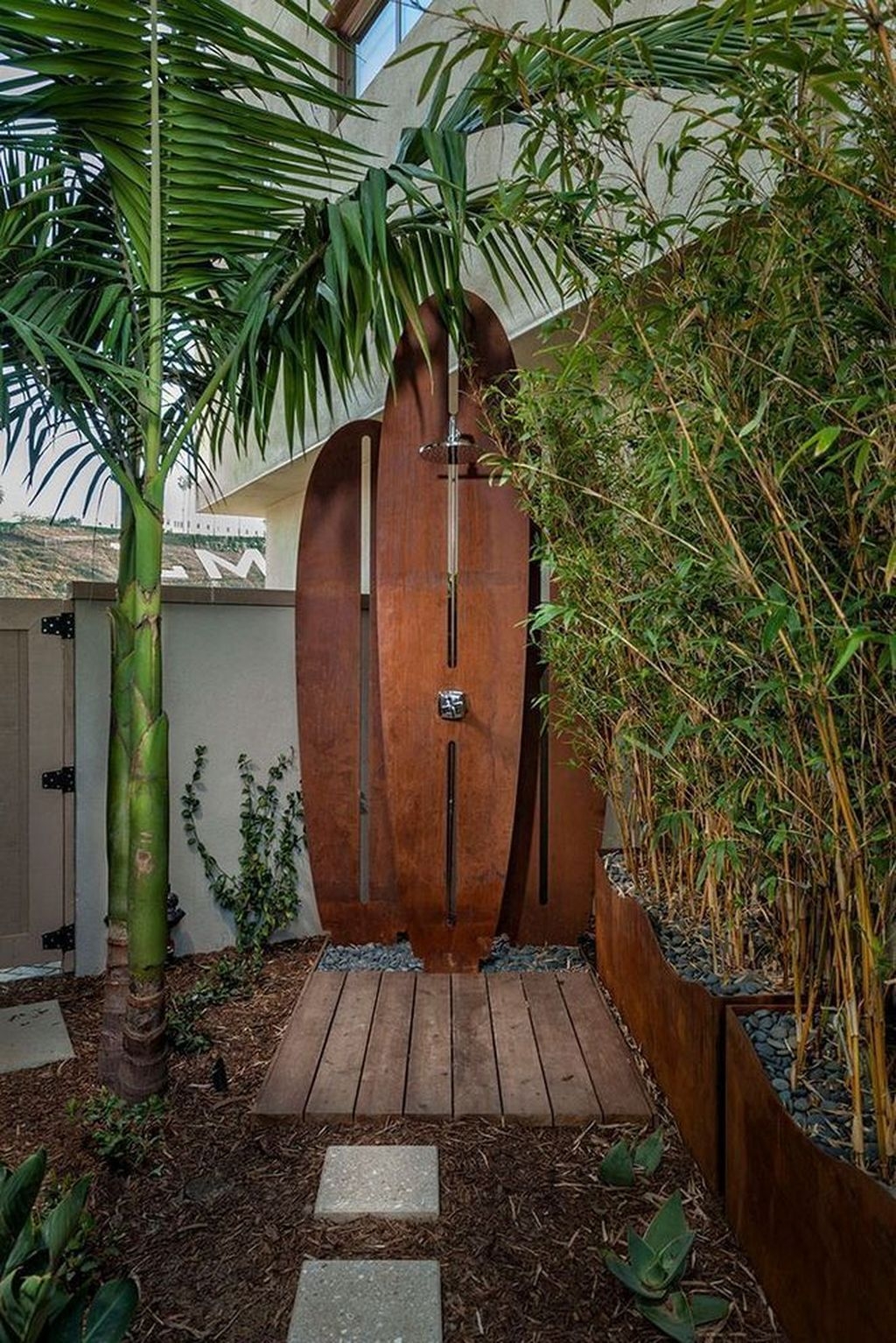 Spectacular Outdoor Bathroom Design Ideas That Feel Like A Vacation 35