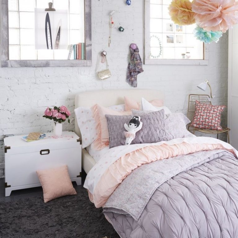 30+ Stunning Teenage Bedroom Decoration Ideas With Big Bed