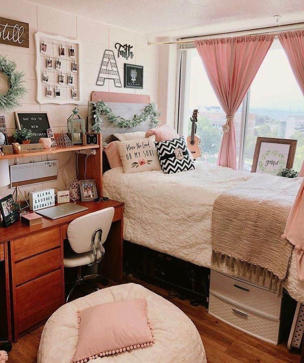 Stunning Teenage Bedroom Decoration Ideas With Big Bed 44