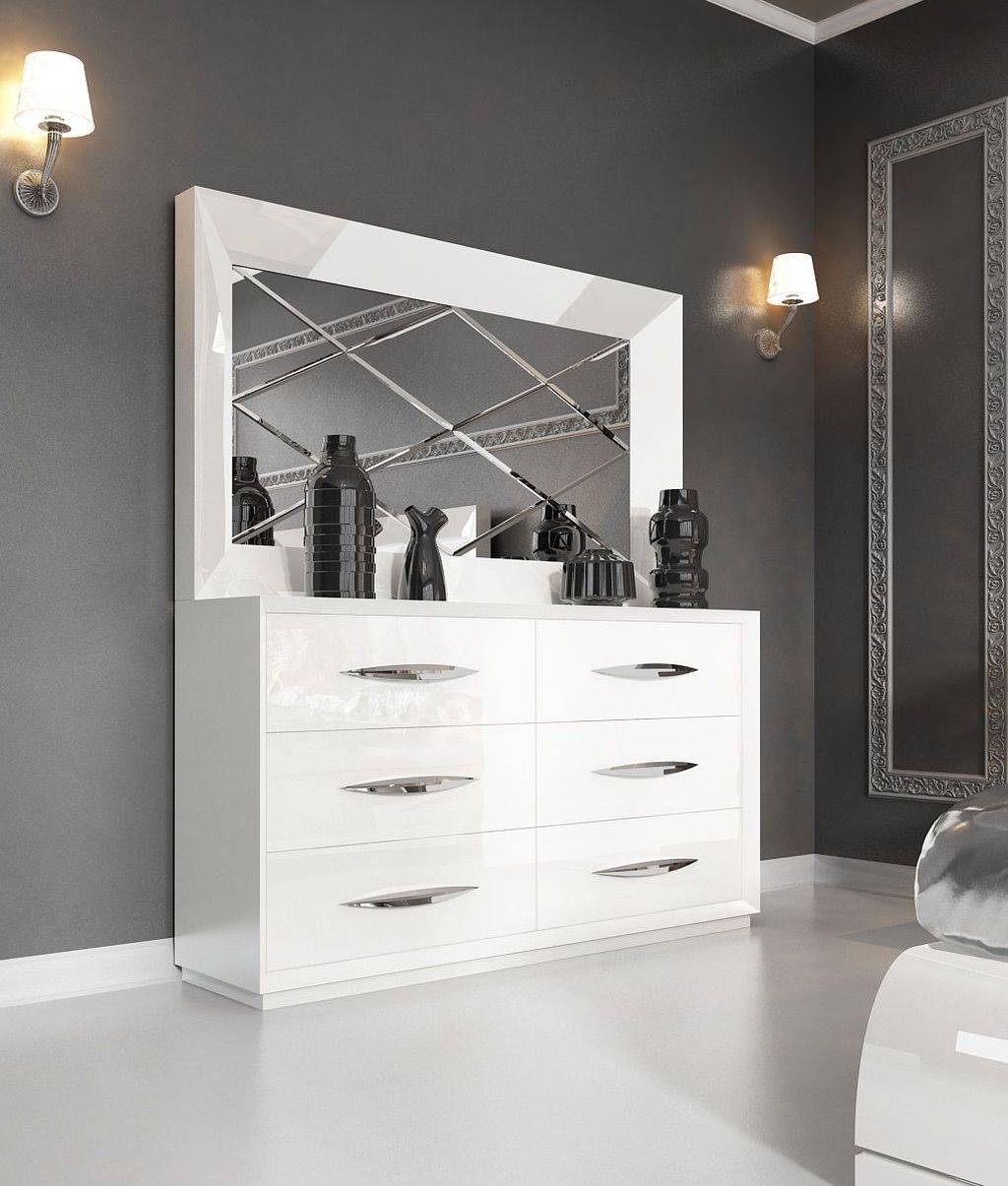 Stylish Bedroom Dressers Ideas With Mirrors That You Need To Try 08