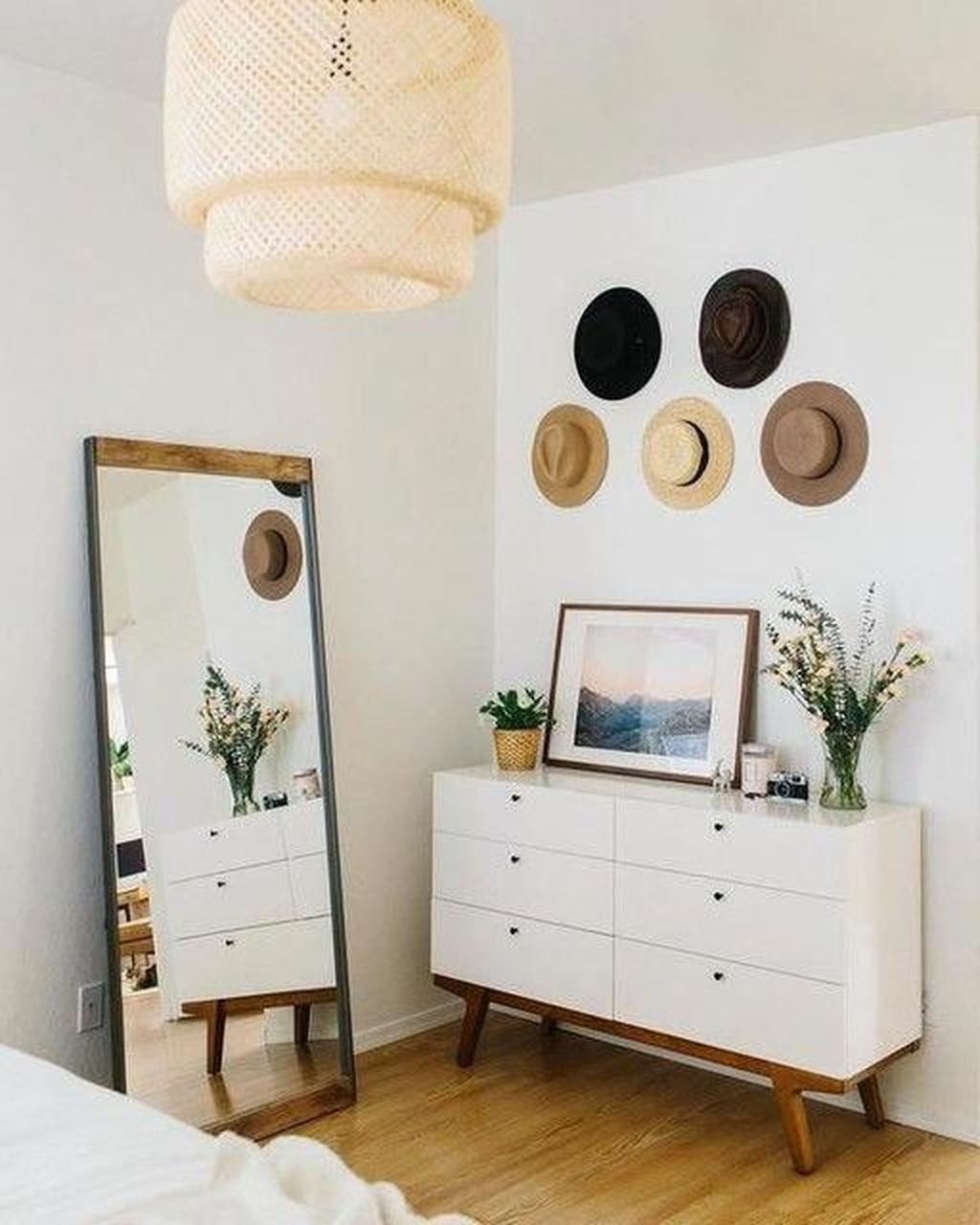 Stylish Bedroom Dressers Ideas With Mirrors That You Need To Try 21