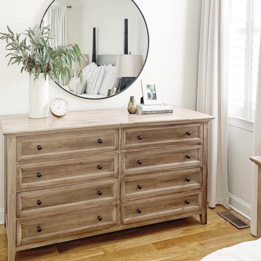Stylish Bedroom Dressers Ideas With Mirrors That You Need To Try 32