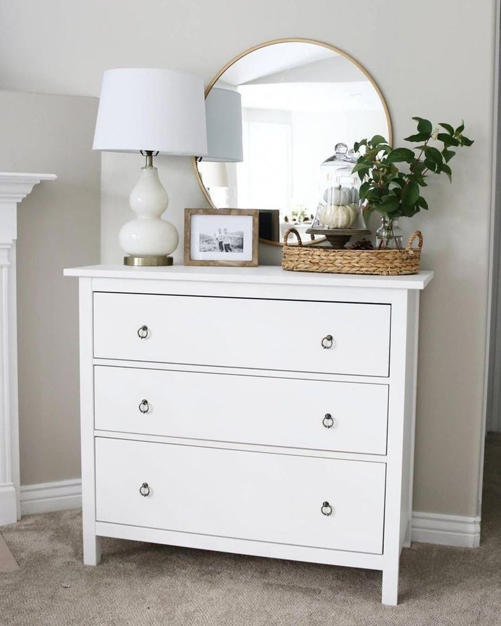 Stylish Bedroom Dressers Ideas With Mirrors That You Need To Try 33