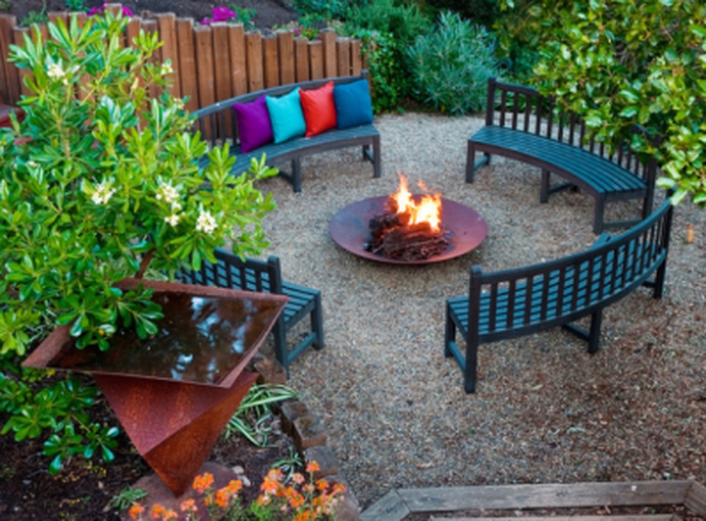 Comfy Spring Backyard Ideas With A Seating Area That Make You Feel Relax 23