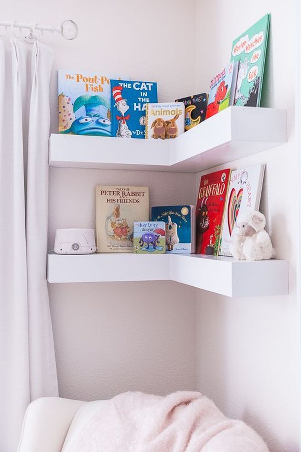 Creative Floating Corner Shelves For Living Room Organization Ideas 12