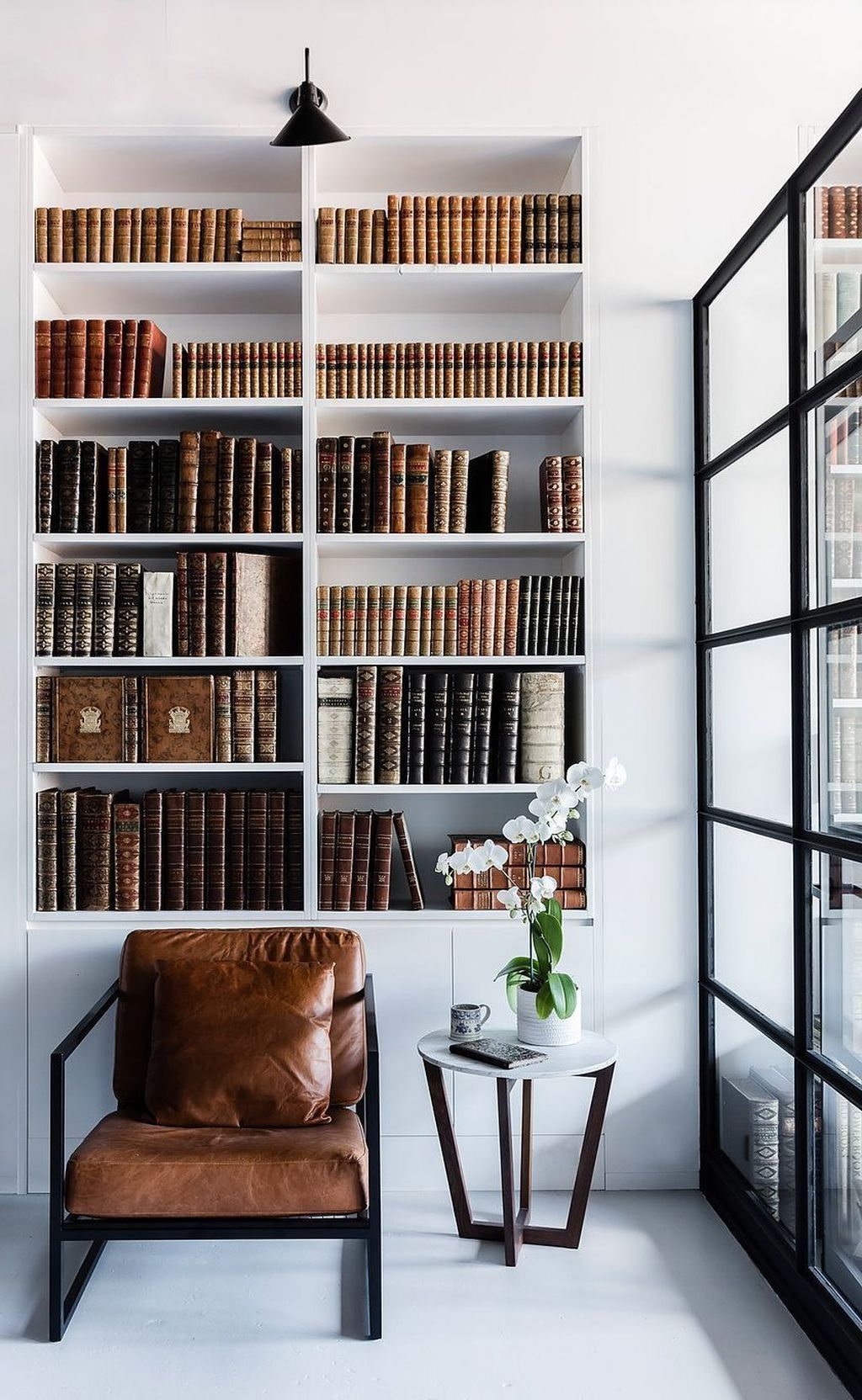 Fabulous Bookcase Decorating Ideas To Perfect Your Interior Design 02