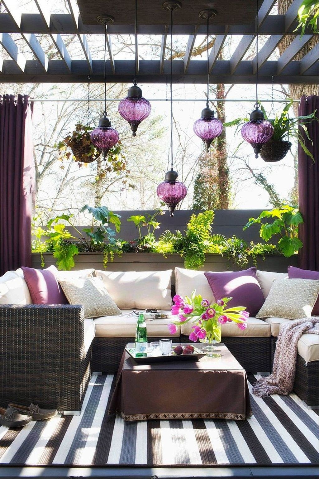 Favorite Outdoor Rooms Ideas To Upgrade Your Outdoor Space 37