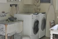 Inspiring Laundry Room Design With French Country Style 06