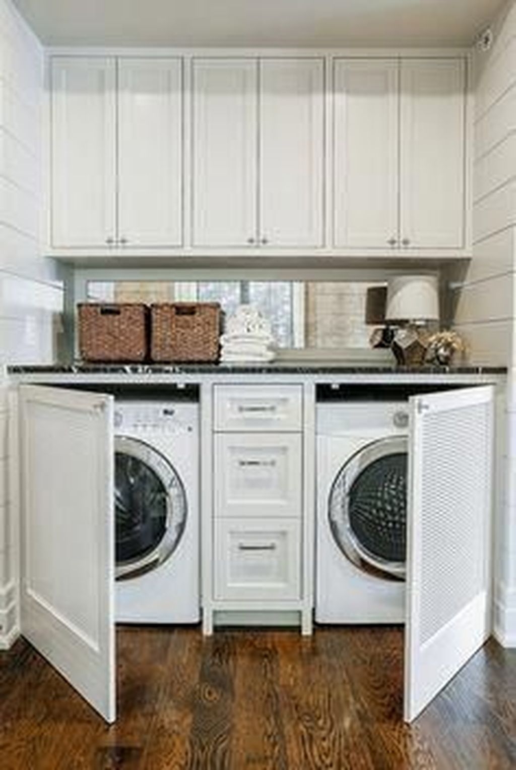 Inspiring Laundry Room Design With French Country Style 13