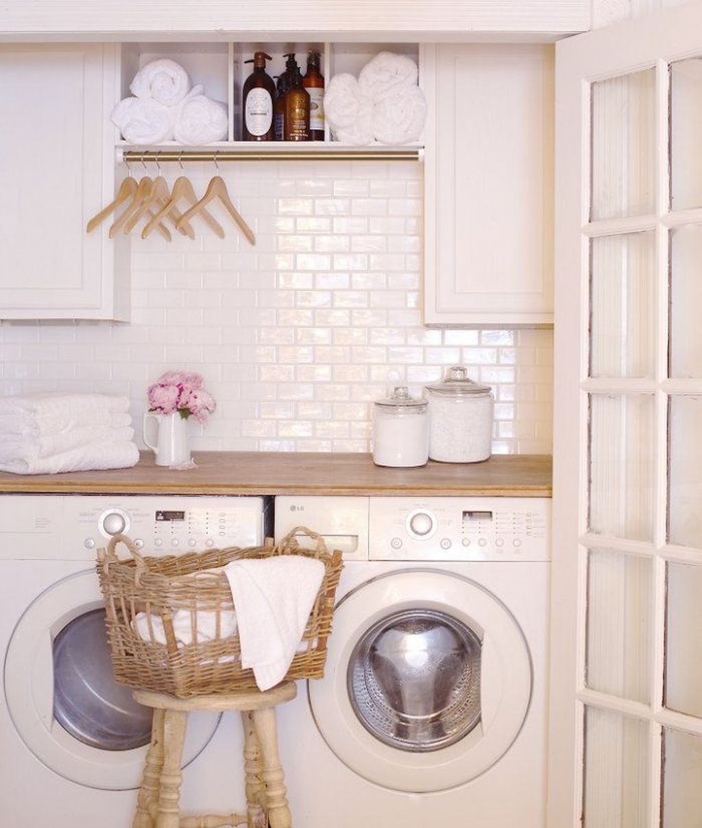 Inspiring Laundry Room Design With French Country Style 20