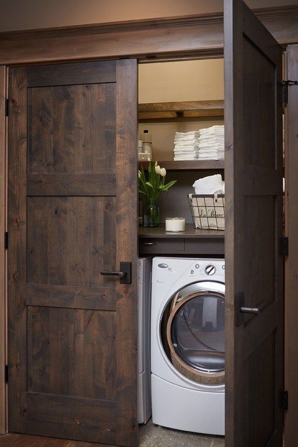 Inspiring Laundry Room Design With French Country Style 32