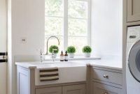 Inspiring Laundry Room Design With French Country Style 36