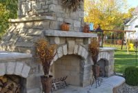 Marvelous Backyard Fireplace Ideas To Beautify Your Outdoor Decor 17